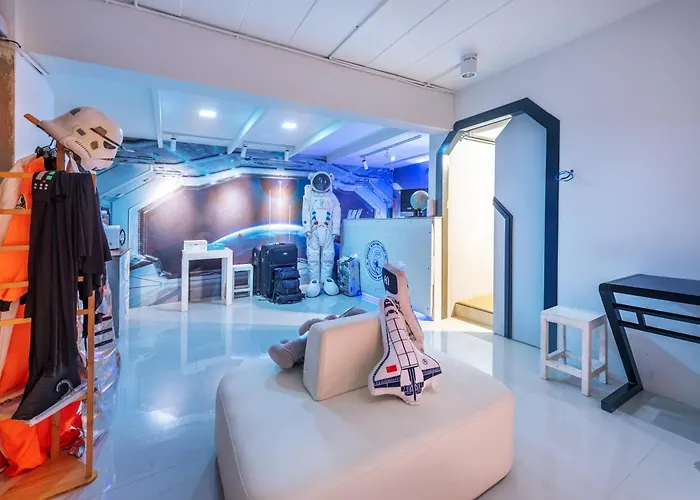 Space Station Hostel Bangkok
