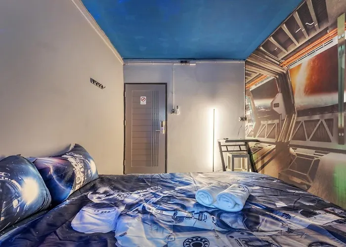 Space Station Hostel Bangkok
