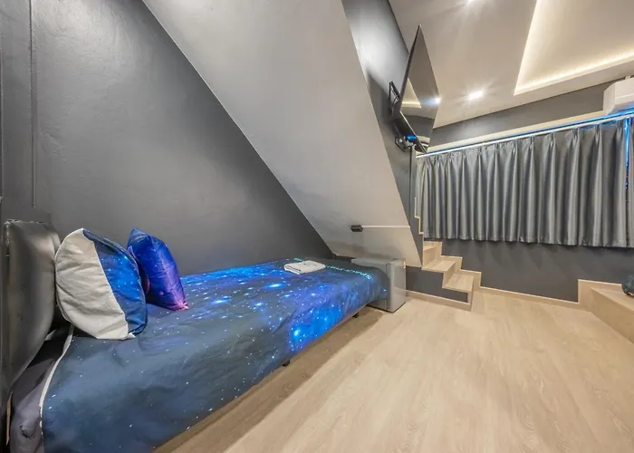 Hostel Space Station